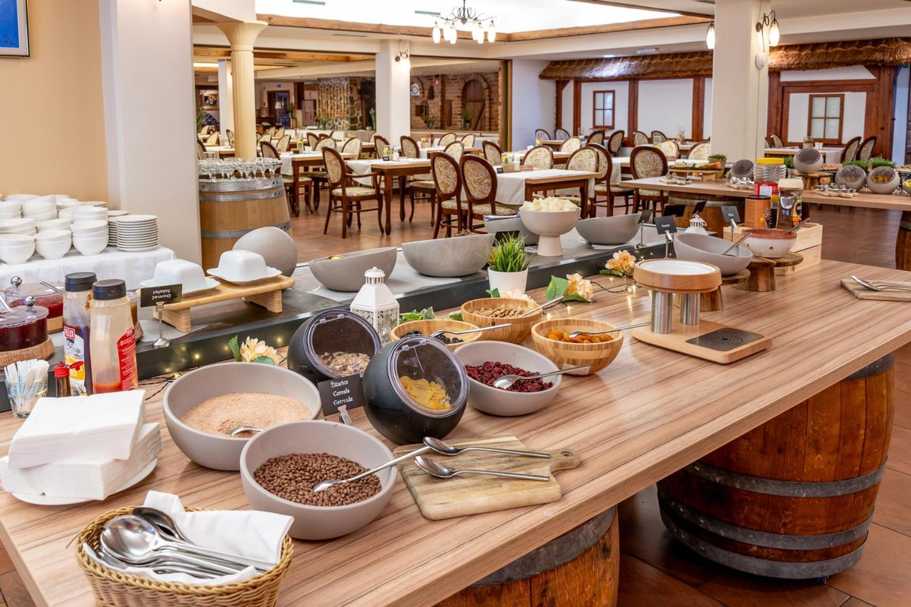 Terme Banovci - Mobilne Hiske Med Brajdami Hotel Bagian luar foto